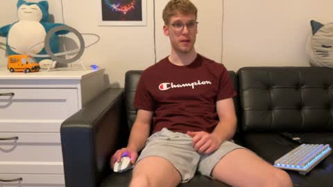 Snapshot of blueeyedtallguy chatting on 8, 1, 2025 blueeyedtallguy online show from 8, 1, 2025