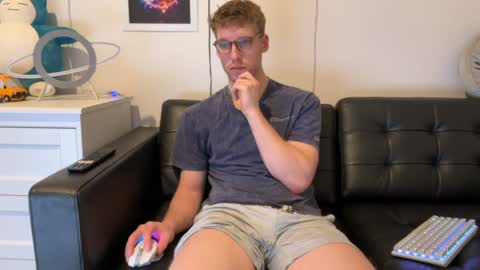 Snapshot of blueeyedtallguy chatting on 12, 1, 2025 blueeyedtallguy online show from 12, 1, 2025