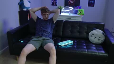 Snapshot of blueeyedtallguy chatting on 14, 9, 2025 blueeyedtallguy online show from 14, 9, 2025