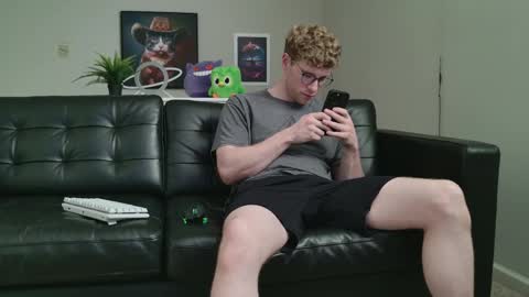 Snapshot of blueeyedtallguy chatting on 26, 9, 2025 blueeyedtallguy online show from 26, 9, 2025