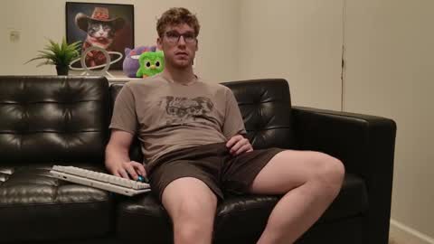 Snapshot of blueeyedtallguy chatting on 4, 10, 2025 blueeyedtallguy online show from 4, 10, 2025