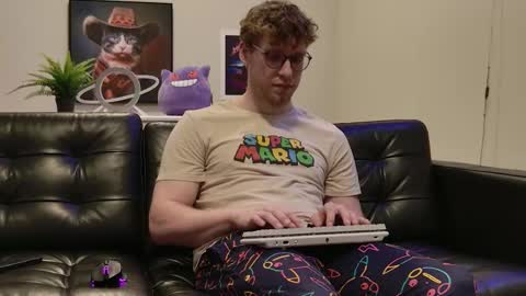 Snapshot of blueeyedtallguy chatting on 30, 10, 2025 blueeyedtallguy online show from 30, 10, 2025