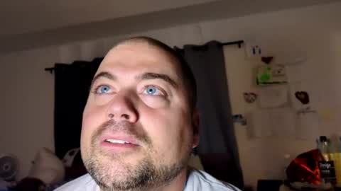 Snapshot of blueeyeme chatting on 19, 10, 2025 blueeyeme online show from 19, 10, 2025