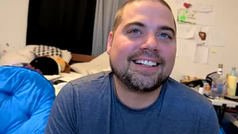 Snapshot of blueeyeme chatting on 25, 10, 2025 blueeyeme online show from 25, 10, 2025