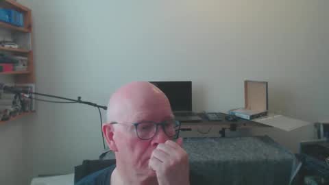 blueeyesn8 online show from 17, 2, 2025