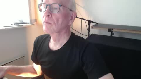 blueeyesn8 online show from 9, 10, 2025