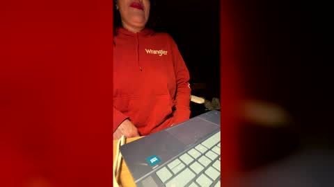 Snapshot of bluelady3405 chatting on 18, 1, 2026 bluelady3405 online show from 18, 1, 2026