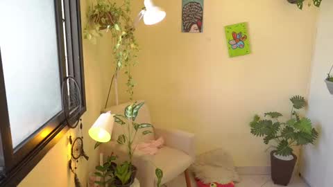 FLORAA online show from 9, 2, 2025