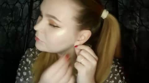 blushing_star online show from 3, 12, 2025