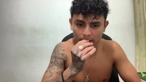 Bob  INDEPENDENT MODEL online show from 22, 12, 2024