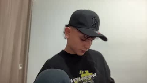 Bob  INDEPENDENT MODEL online show from 19, 2, 2025