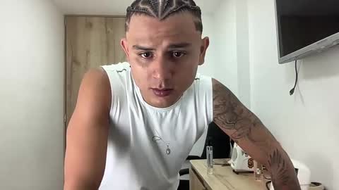 Bob  INDEPENDENT MODEL online show from 17, 9, 2025