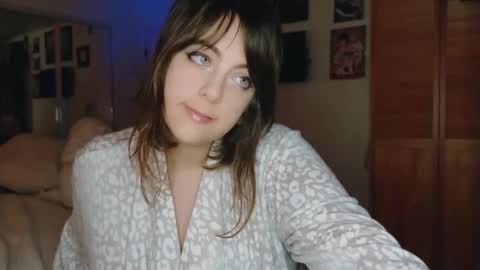 Snapshot of bobbivalentine chatting on 23, 11, 2025 Bobbi Valentine online show from 23, 11, 2025