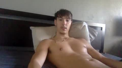 Snapshot of bobo221614 chatting on 4, 1, 2025 bobo221614 online show from 4, 1, 2025