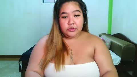 Snapshot of bombastic_darla chatting on 2, 4, 2026 bombastic_darla online show from 2, 4, 2026