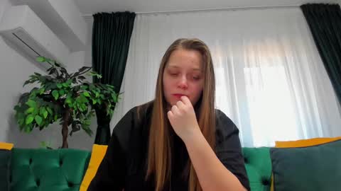 Snapshot of bonnie77777 chatting on 4, 3, 2025 Bonnie online show from 4, 3, 2025