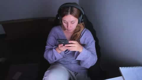 Bonnie Help me reach 500 likes online show from 15, 4, 2026