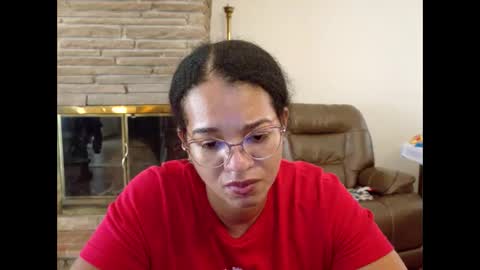 Snapshot of bonvivantb chatting on 19, 11, 2025 Queen Bon Vivantt online show from 19, 11, 2025