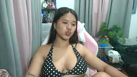 Snapshot of boobsypinay_zhein chatting on 28, 5, 2026 boobsypinay_zhein online show from 28, 5, 2026
