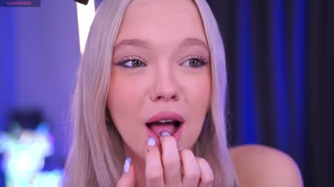 Alina online show from 5, 4, 2026