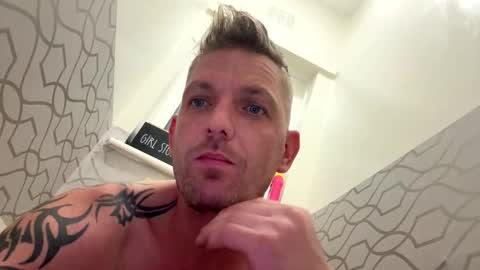 Snapshot of boomfxx1985 chatting on 1, 11, 2025 boomfxx1985 online show from 1, 11, 2025