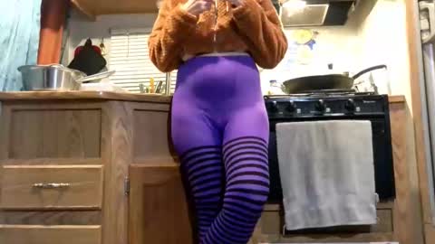 Snapshot of bootyinpantyhose chatting on 26, 10, 2025 GinaBooty online show from 26, 10, 2025