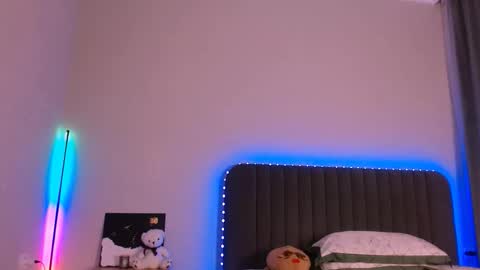 Mona online show from 8, 3, 2026