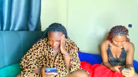 Snapshot of bootylicious_1_ chatting on 12, 10, 2025 vee online show from 12, 10, 2025