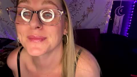 BossMom online show from 1, 3, 2025