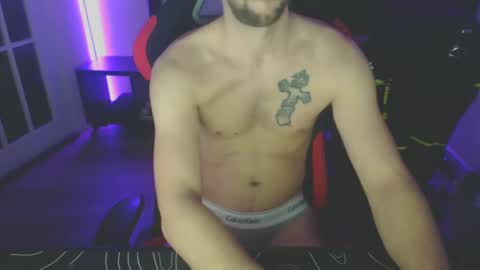 boy_t0y89 online show from 17, 2, 2025