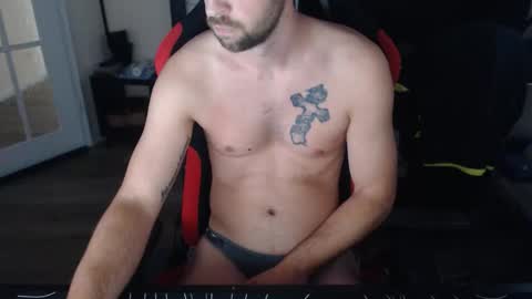 boy_t0y89 online show from 15, 11, 2025