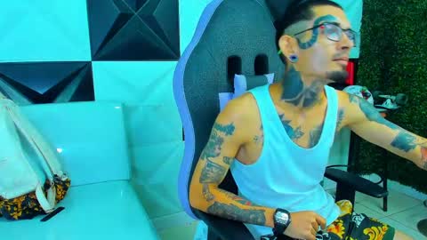 boy_tatto77 online show from 19, 4, 2026
