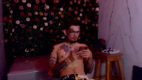 Snapshot of boy_tatto77 chatting on 23, 5, 2026 boy_tatto77 online show from 23, 5, 2026