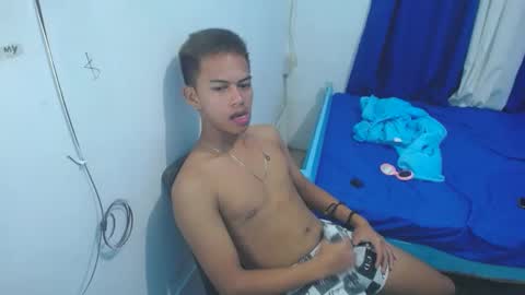 Snapshot of boyax16 chatting on 2, 1, 2025 boyax16 online show from 2, 1, 2025