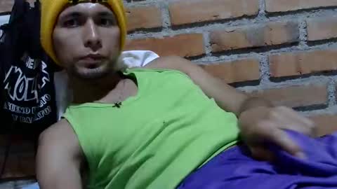 Snapshot of boycumlatino21 chatting on 23, 10, 2025 Boy online show from 23, 10, 2025