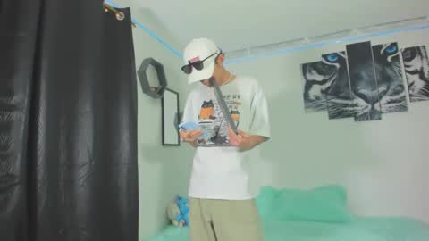 boys4hot_777 online show from 1, 3, 2025