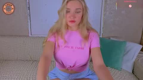 BoysLoveBlondee online show from 13, 1, 2026
