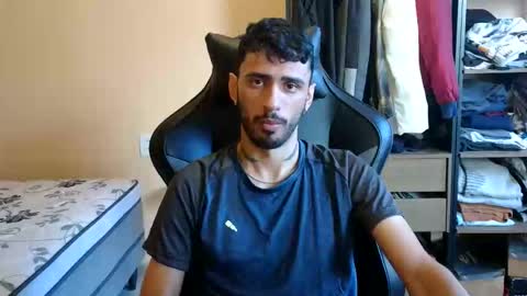 boyzinm2 online show from 18, 2, 2026