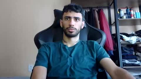 boyzinm2 online show from 6, 4, 2026