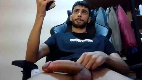 boyzinm2 online show from 11, 4, 2026