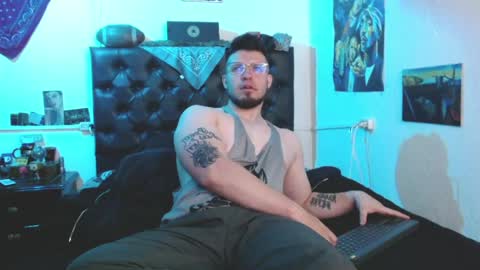 brad hot boy online show from 21, 4, 2026