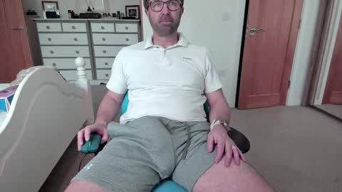 bradley77777 online show from 17, 2, 2025