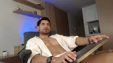 Snapshot of bradley_muscle chatting on 24, 2, 2025 Bradley online show from 24, 2, 2025