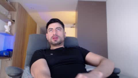 Snapshot of bradley_muscle chatting on 21, 10, 2025 Bradley online show from 21, 10, 2025