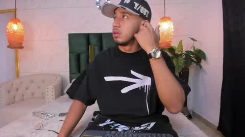 Snapshot of brand_collins chatting on 25, 11, 2025 Brand online show from 25, 11, 2025