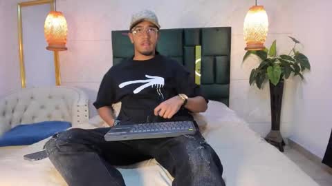 Snapshot of brand_collins chatting on 28, 11, 2025 Brand online show from 28, 11, 2025