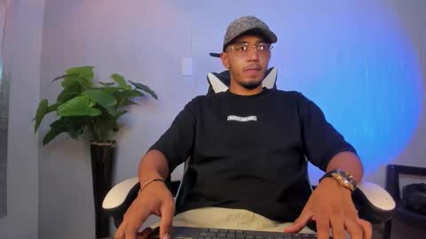 Snapshot of brand_collins chatting on 16, 12, 2025 Brand online show from 16, 12, 2025