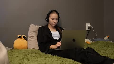 Alice online show from 30, 11, 2025