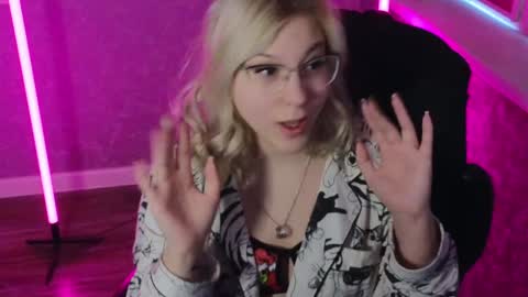 Snapshot of brandy__stars chatting on 1, 1, 2025 Belle online show from 1, 1, 2025