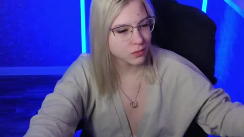 Snapshot of brandy__stars chatting on 12, 1, 2025 Belle online show from 12, 1, 2025